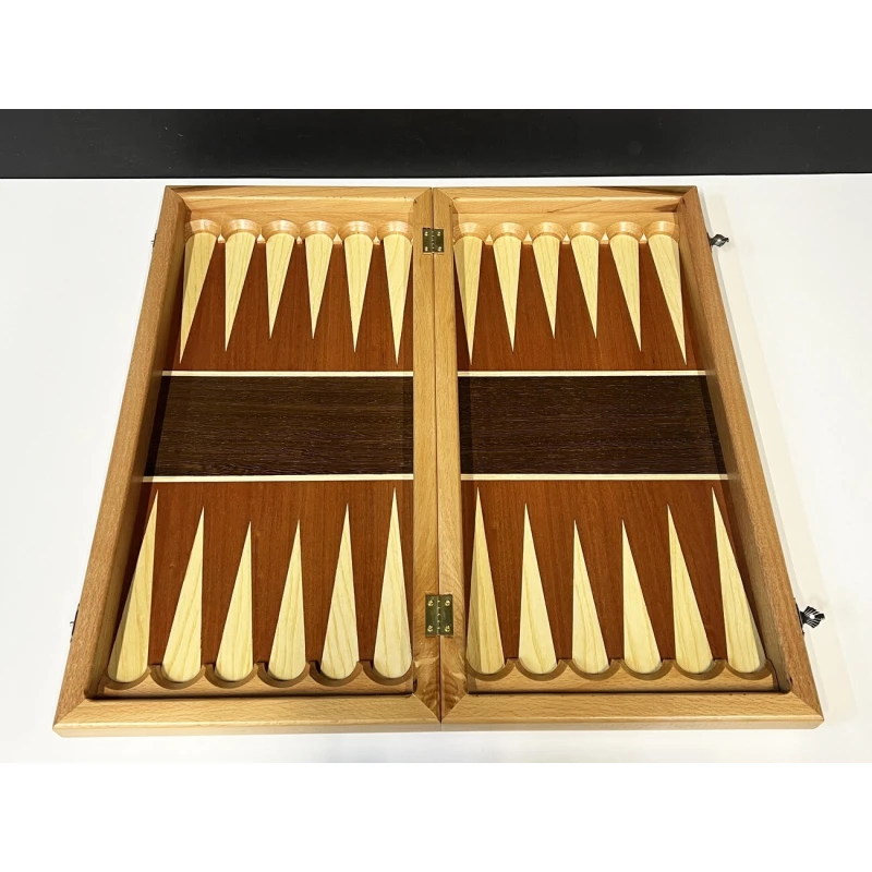 Шахматная доска с нардами и шашками из красного дерева