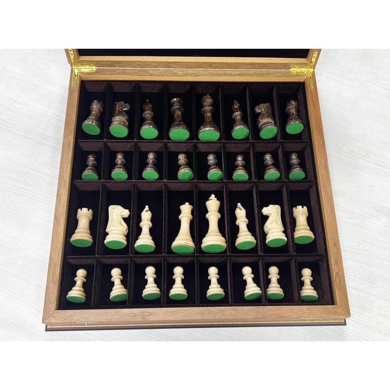 Шахматы подарочные из эвкалипта в ларце с Суприм лакированные