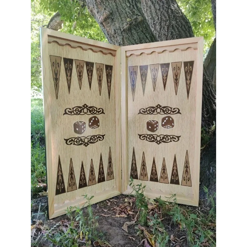 Нарды деревянные Медвежий оскал большие 60 на 60 см