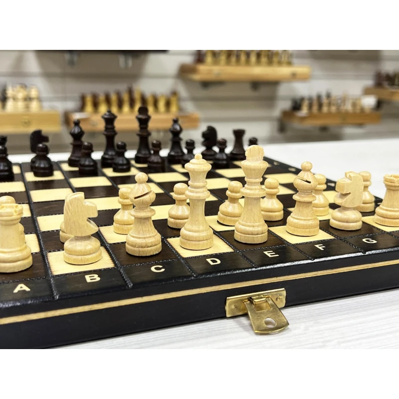 Шахматы дорожные магнит деревянные Мадон