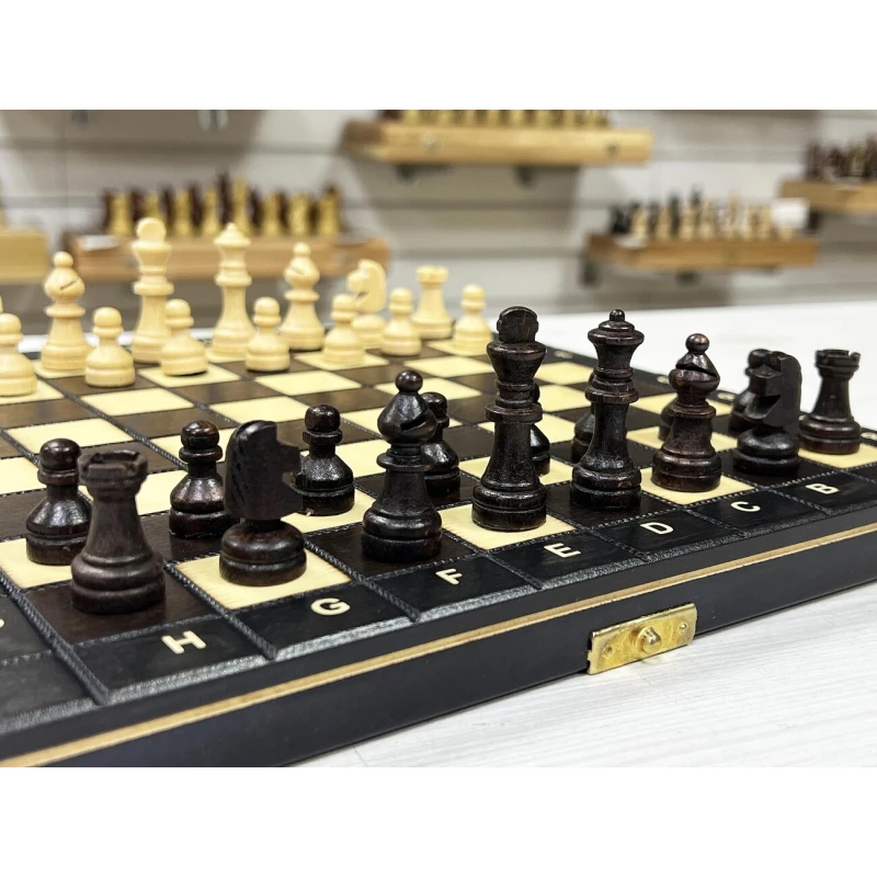 Шахматы дорожные магнит деревянные Мадон