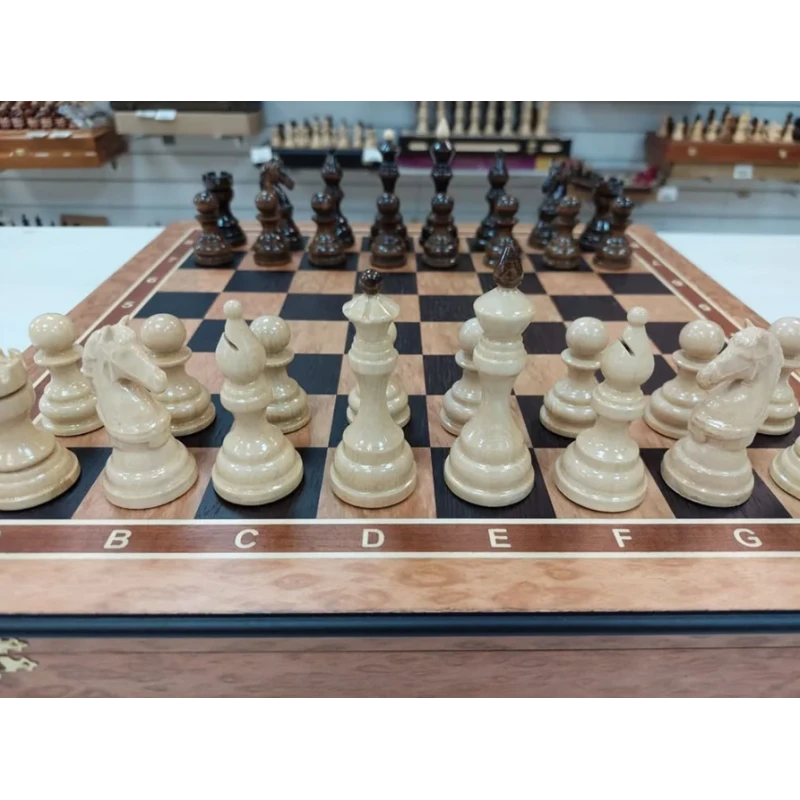 Шахматы подарочные эвкалипт фигуры из граба