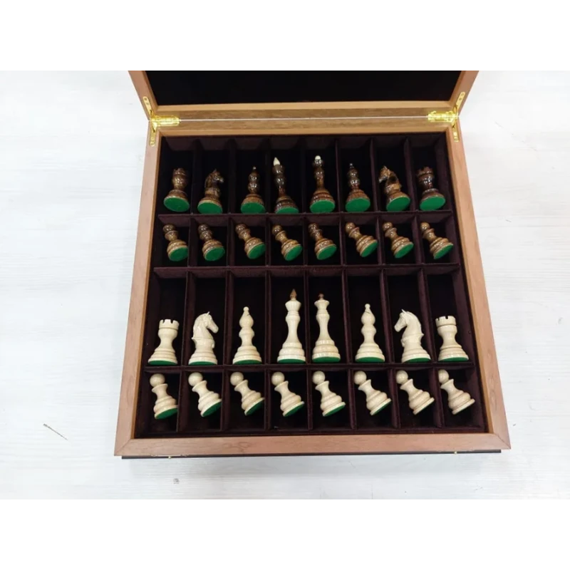 Шахматы подарочные эвкалипт фигуры из граба