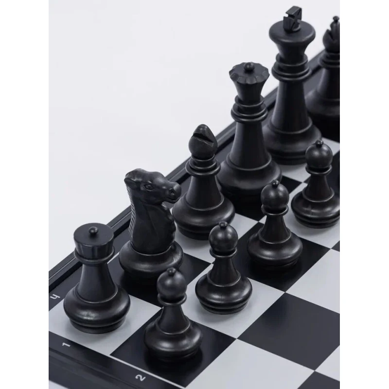 Шахматы магнитные Черно-белые