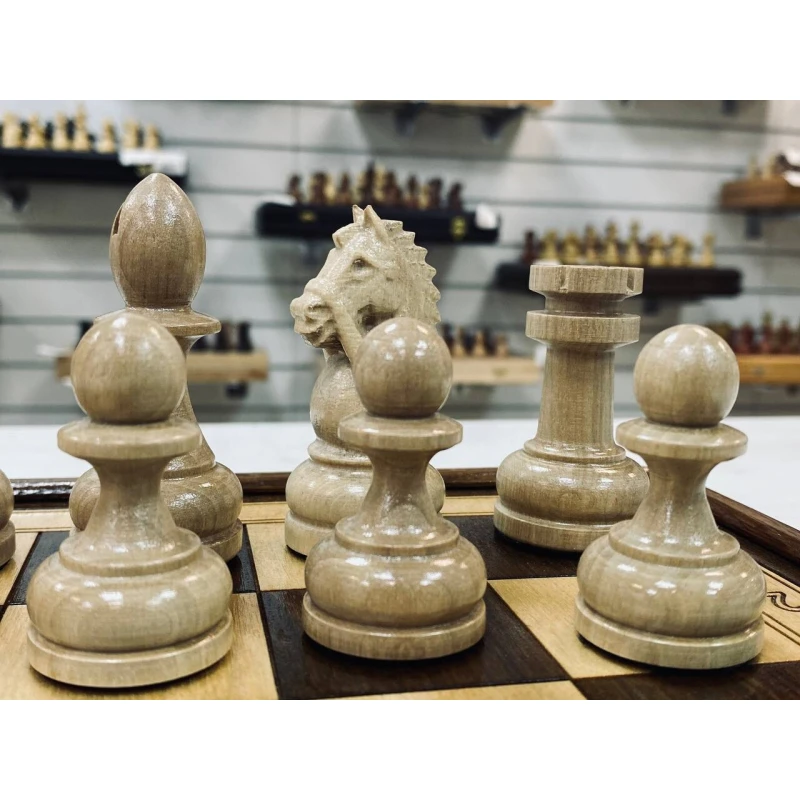 Шахматы нескладные ручной работы с резным конем, Hachatyr