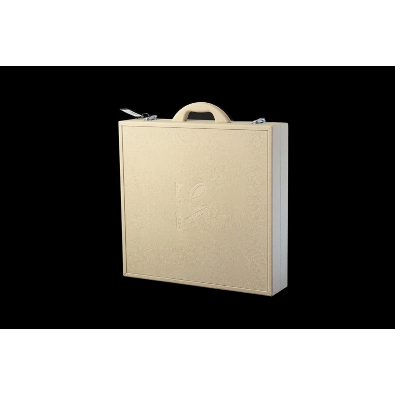 Шахматы янтарные в ларце из корня ореха