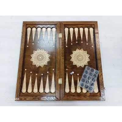 Нарды подарочные Лев из дерева 60 на 60 см с чехлом