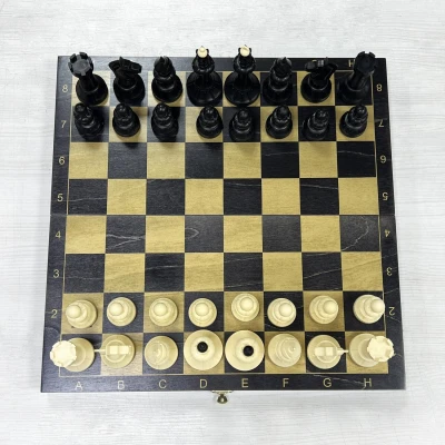 Шахматы гроссмейстерские Айвенго черное золото пластик 40 см