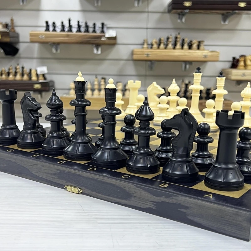 Шахматы гроссмейстерские Айвенго черное золото пластик 40 см
