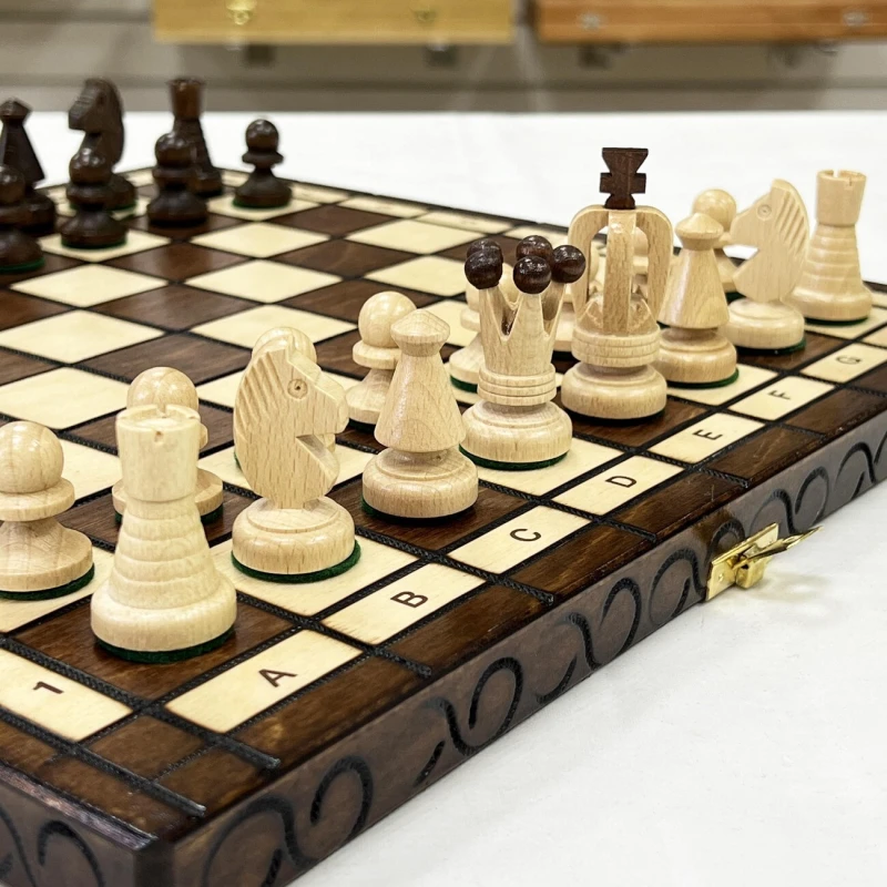 Шахматы Королевские средние  Мадон