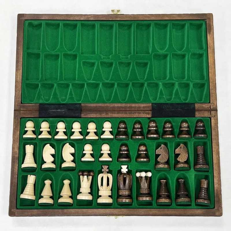 Шахматы Королевские средние  Мадон