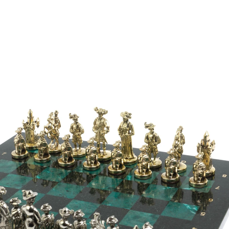 Шахматы "Средневековье" доска 44х44 см / шабровский змеевик