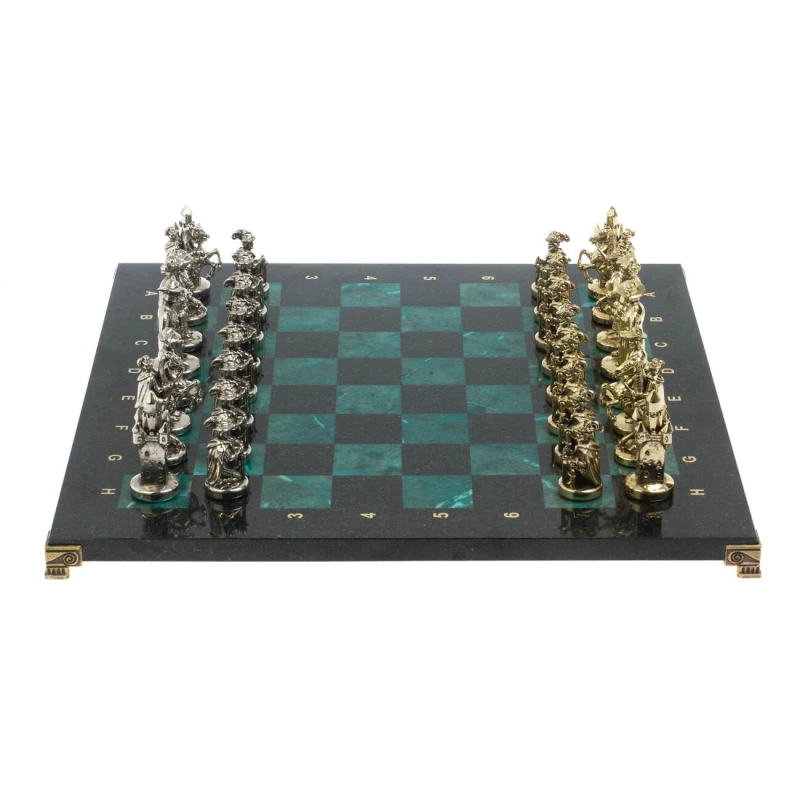 Шахматы "Средневековье" доска 44х44 см / шабровский змеевик