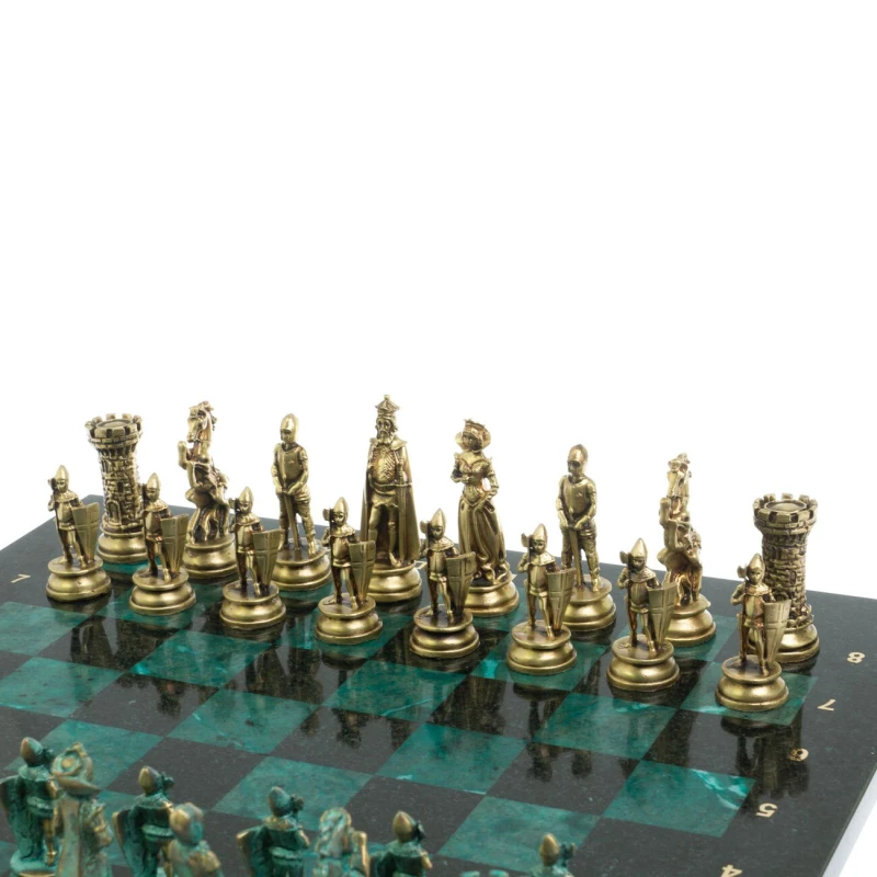 Шахматы "Средневековые рыцари" фигуры бронза / патина 44х44 см змеевик