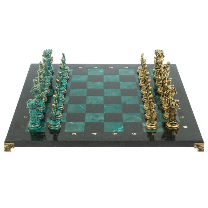 Шахматы "Средневековые рыцари" фигуры бронза / патина 44х44 см змеевик