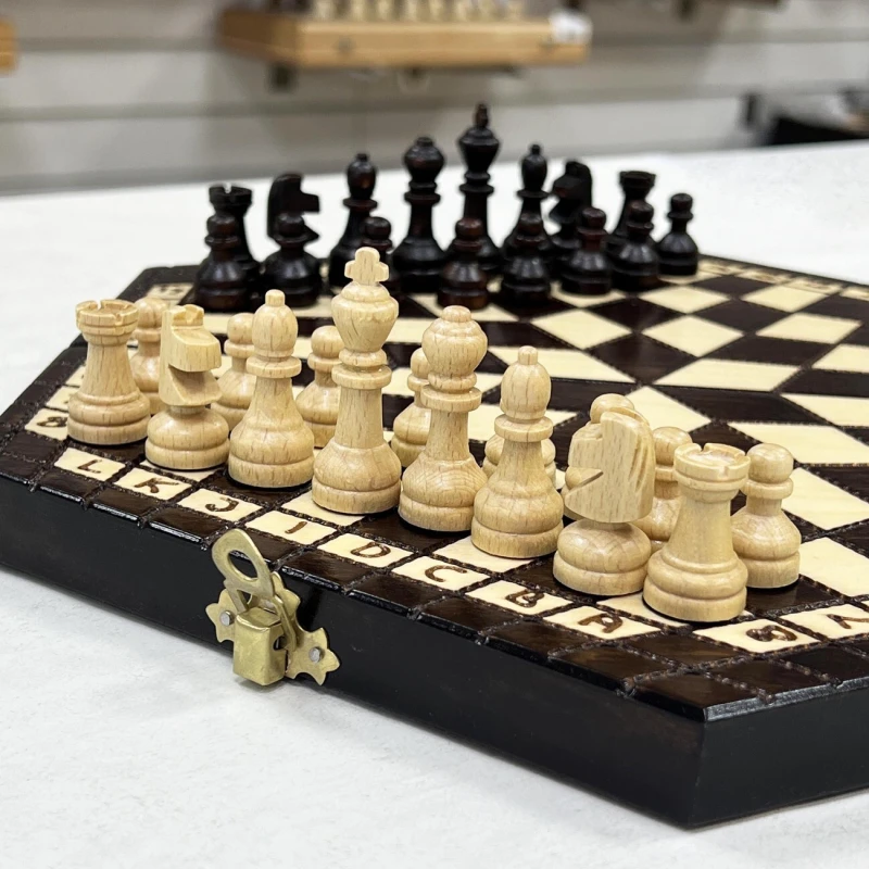 Шахматы на троих малые