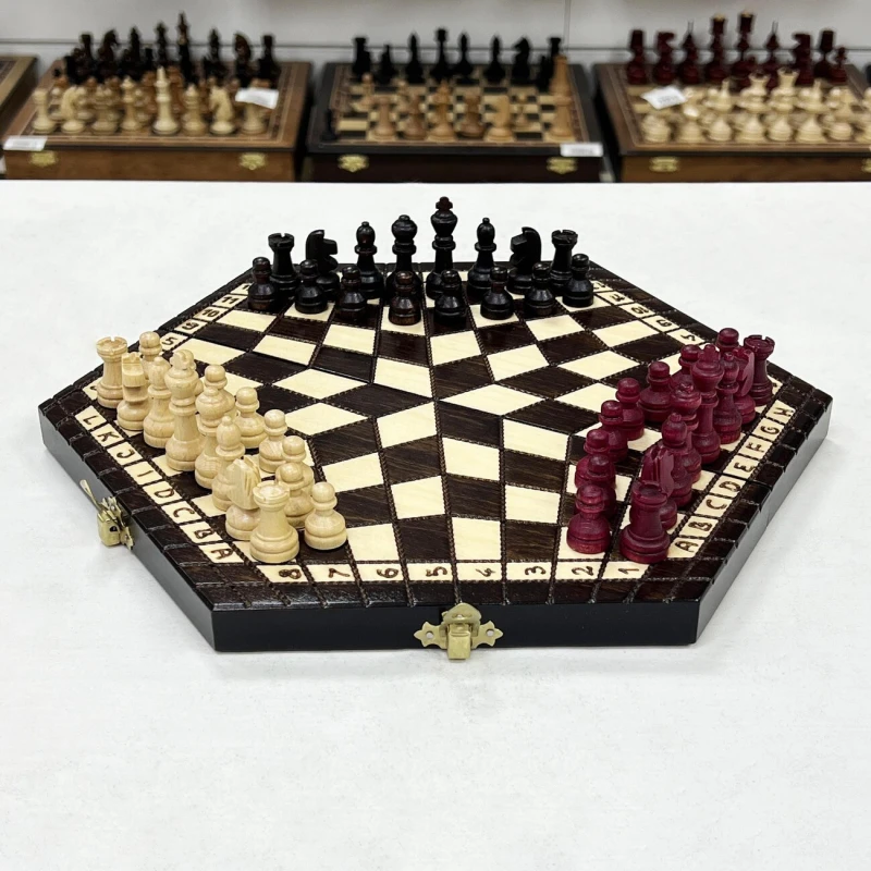 Шахматы на троих малые