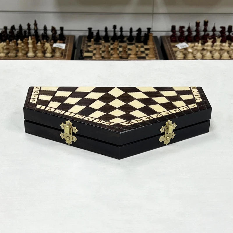 Шахматы на троих малые