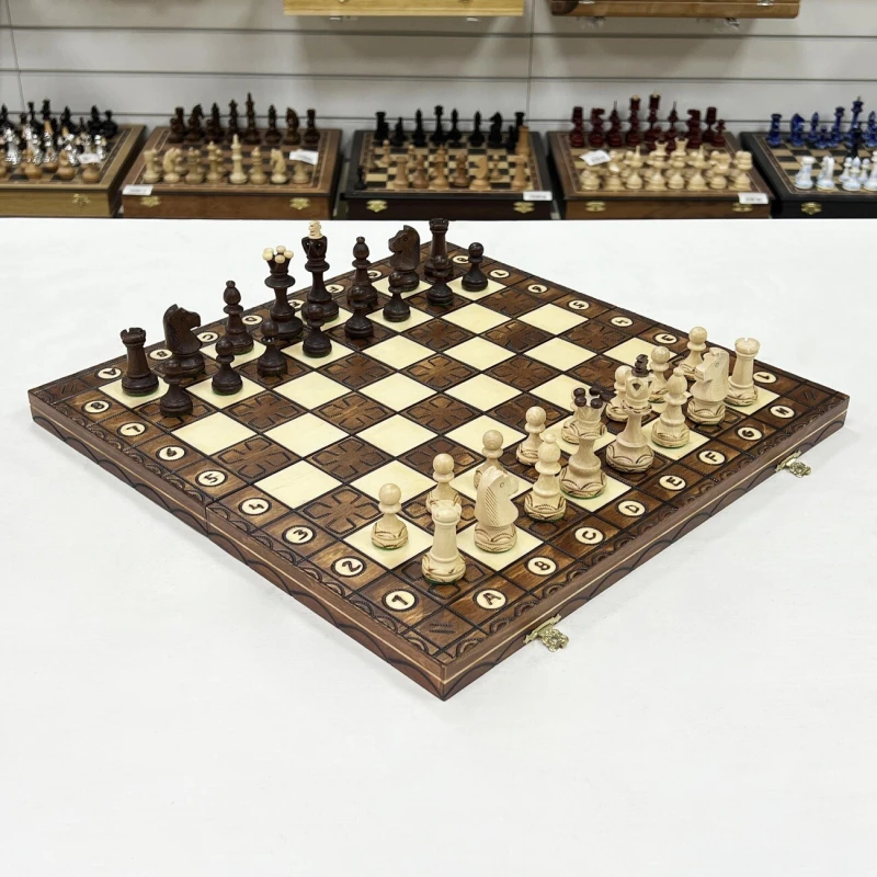 Шахматы деревянные Юниор Вегель с ячейками