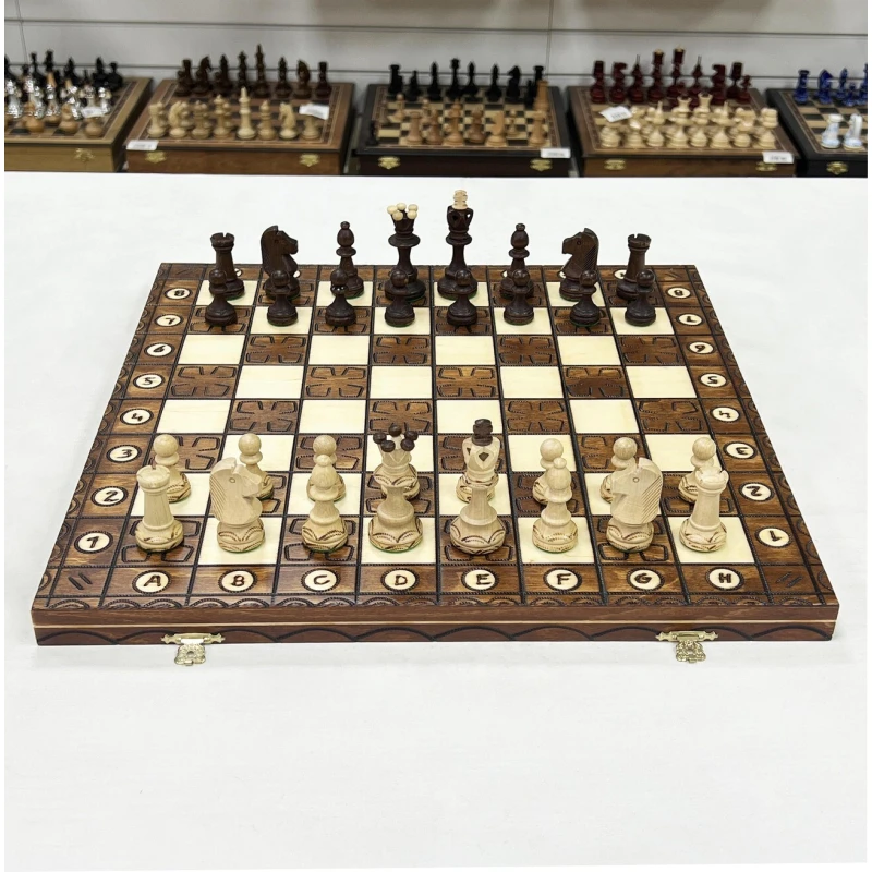 Шахматы деревянные Юниор Вегель с ячейками