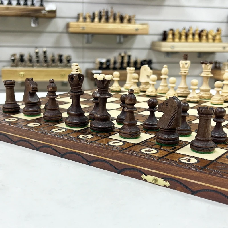 Шахматы деревянные Юниор Вегель с ячейками