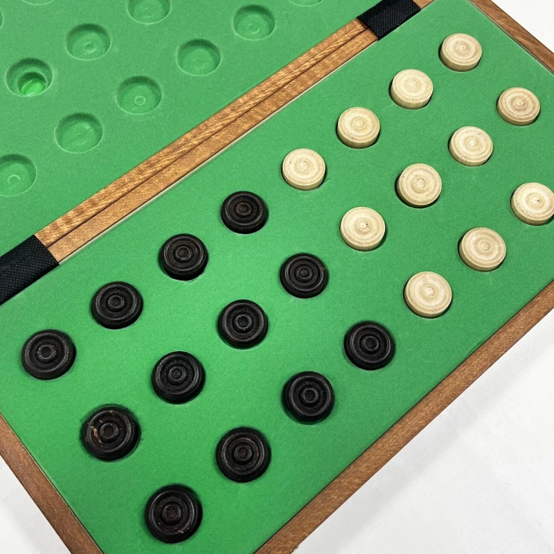 Шашки деревянные 64 клеточные с ячейками