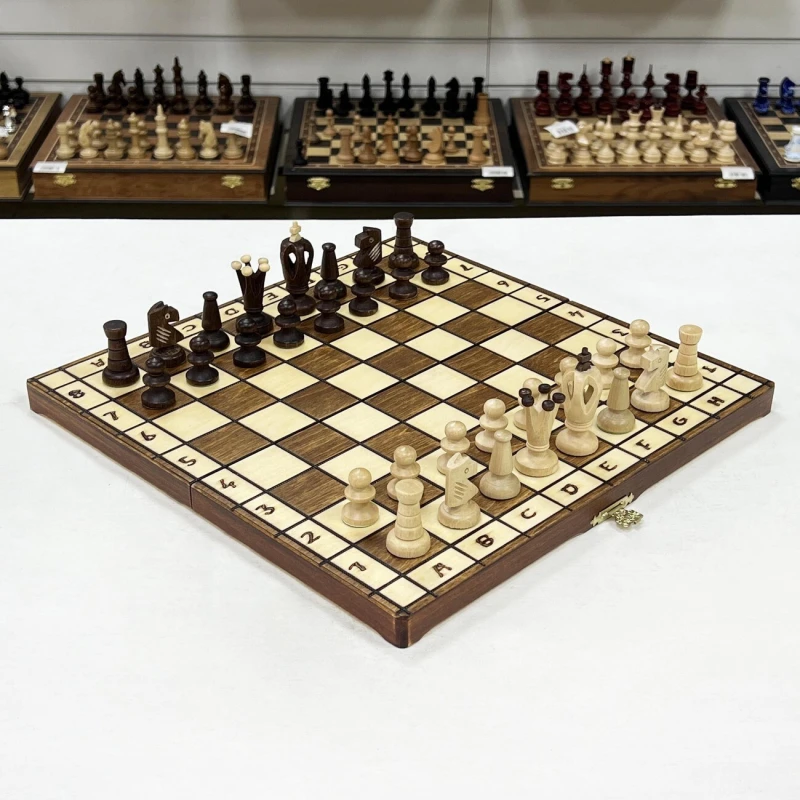 Шахматы Royal 36 Вегель деревянные с ячейками