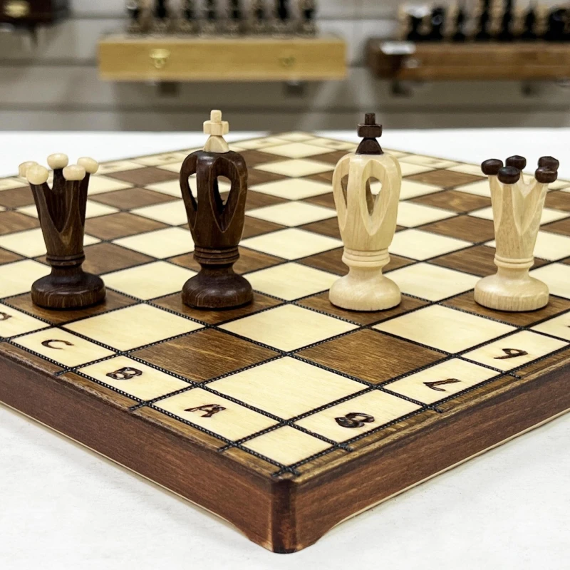 Шахматы Royal 36 Вегель деревянные с ячейками