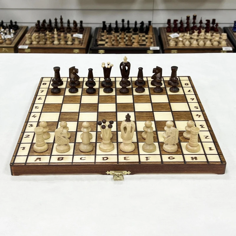 Шахматы Royal 36 Вегель деревянные с ячейками