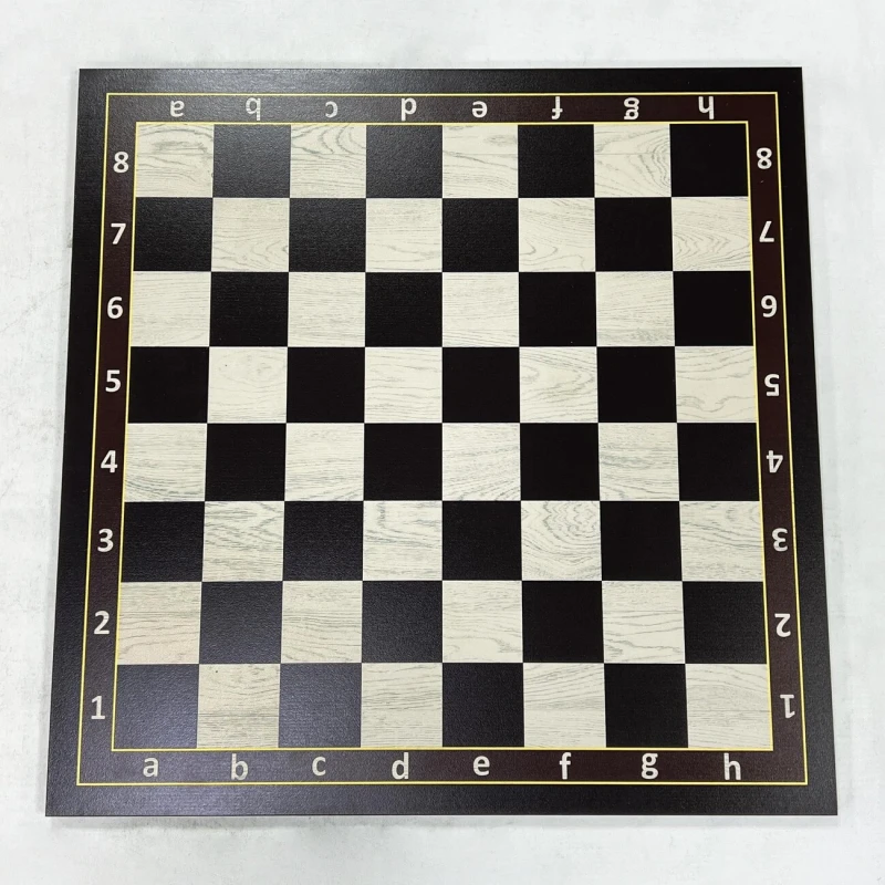 Шахматная доска нескладная черно белая 49 см