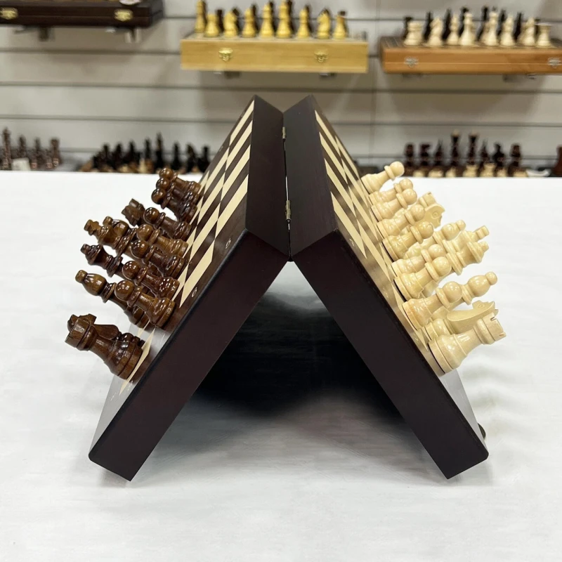 Шахматы деревянные подарочные с магнитами 30 см