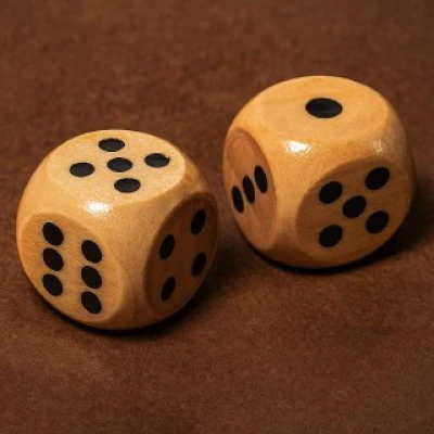 Игральные кости деревянные 2 шт