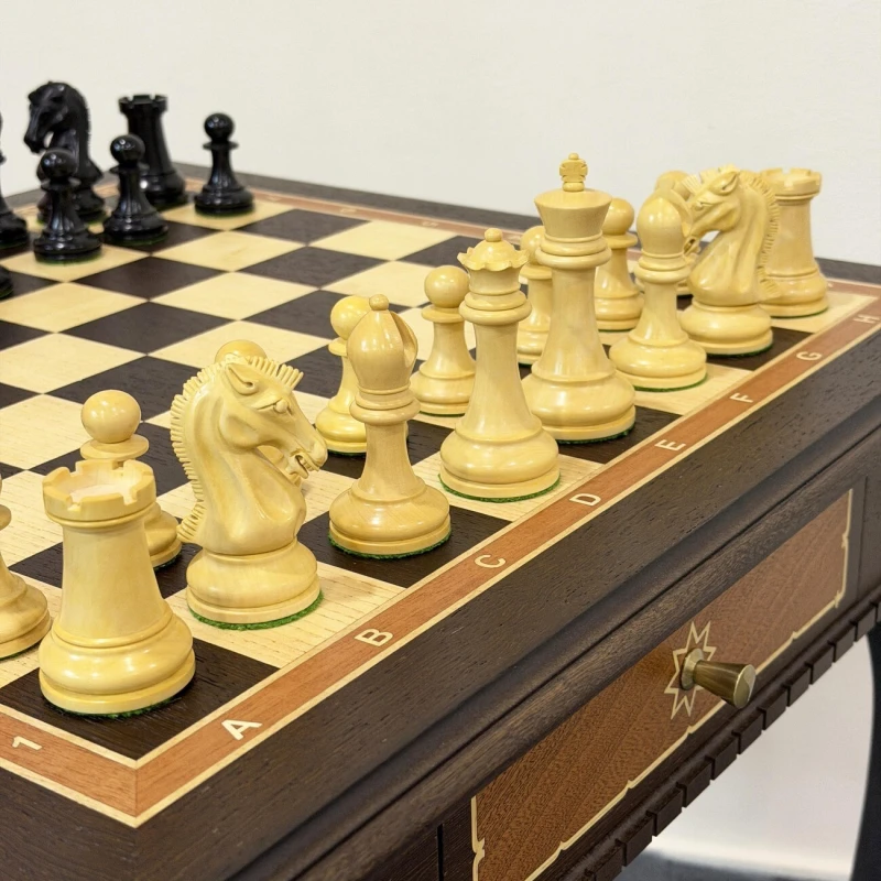 Шахматный стол эксклюзивный Венге с фигурами из самшита Стаунтон Royal
