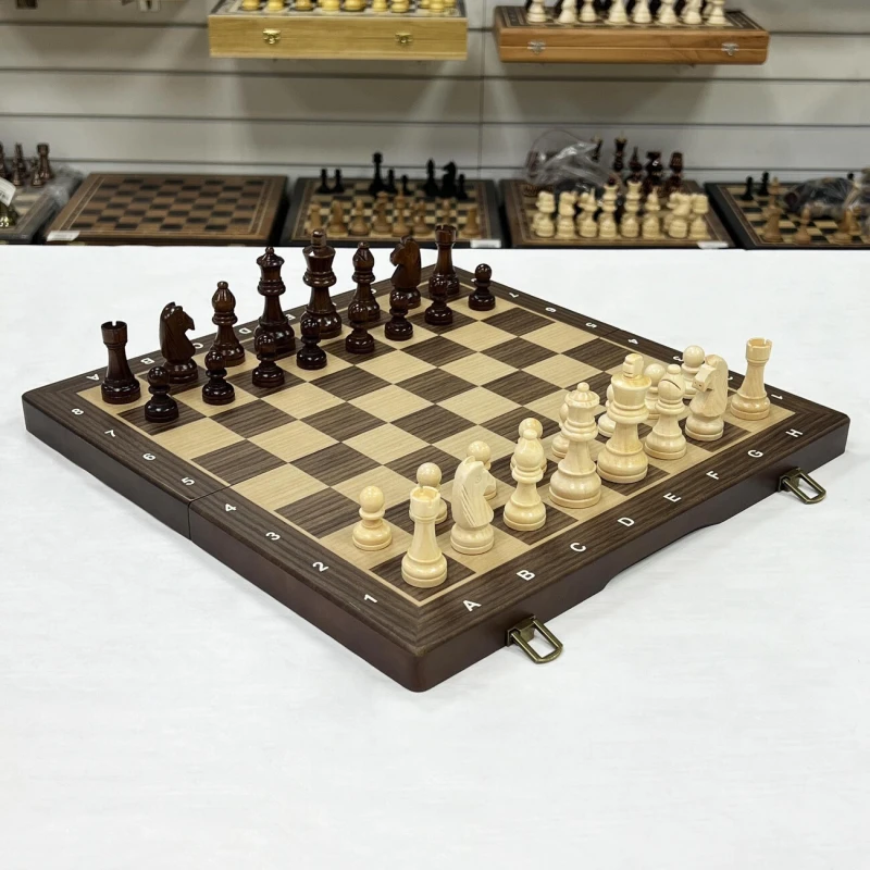 Шахматы деревянные подарочные магнитные Lavochkashop 39 см орех