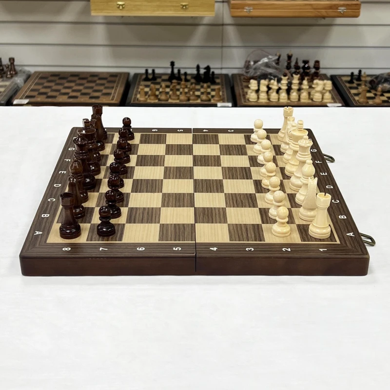 Шахматы деревянные подарочные магнитные Lavochkashop 39 см орех