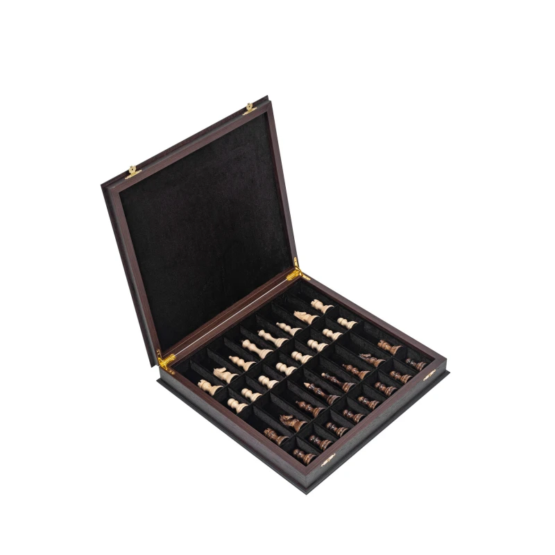 Шахматы подарочные деревянные Фаворит в ларце из венге и дуба с утяжеленными фигурами