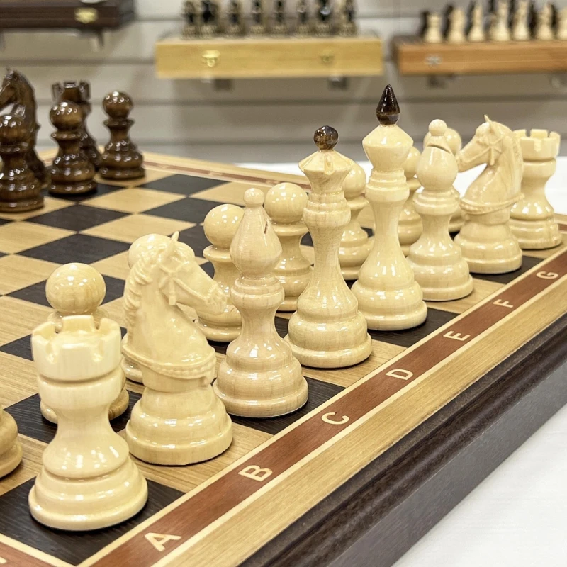 Шахматы резные Бастион дубовые