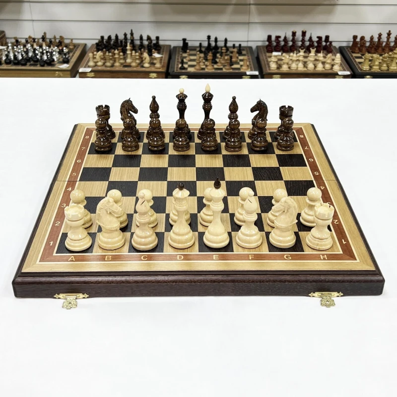 Шахматы резные Бастион дубовые