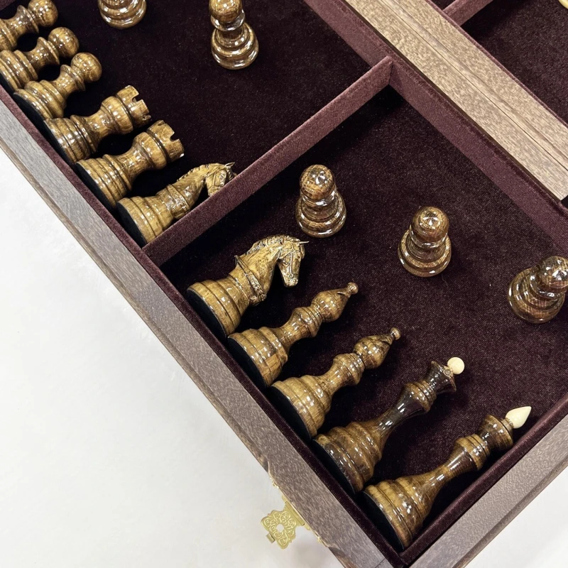 Шахматы резные Бастион дубовые