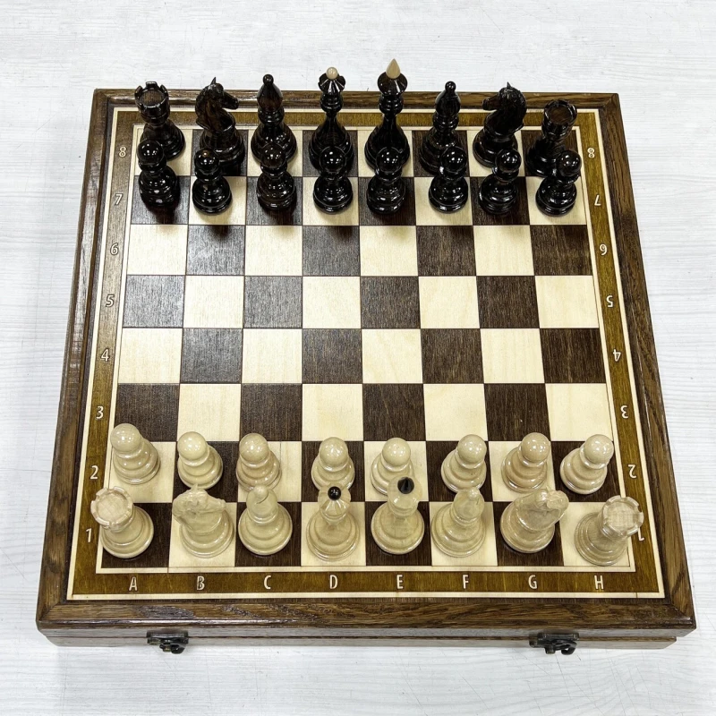 Шахматный ларец из дуба с фигурами Бастион из кавказского граба 40 см