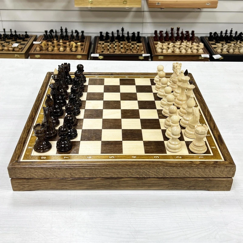 Шахматный ларец из дуба с фигурами Бастион из кавказского граба 40 см