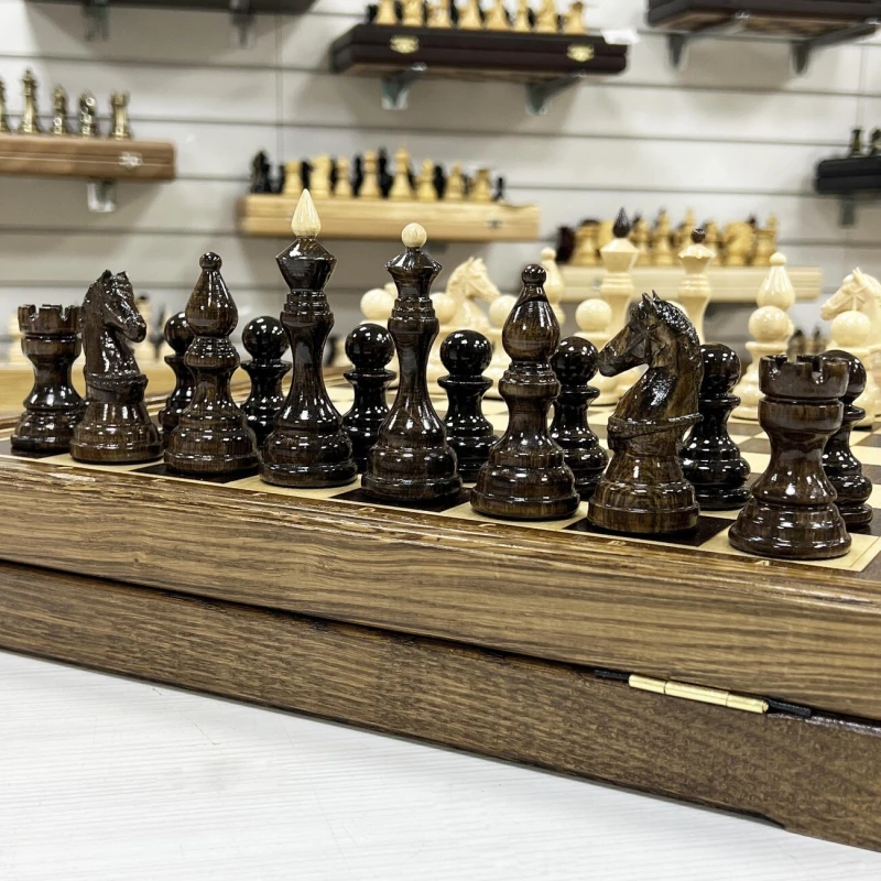 Шахматный ларец из дуба с фигурами Бастион из кавказского граба 40 см