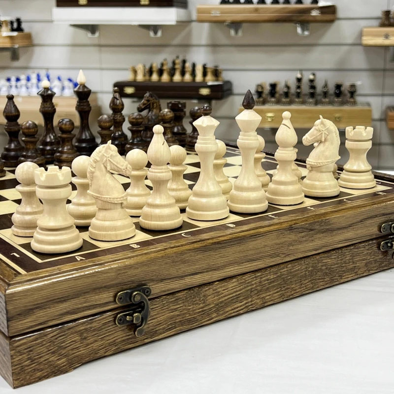 Шахматы в ларце из дуба с фигурами из кавказского граба матовые