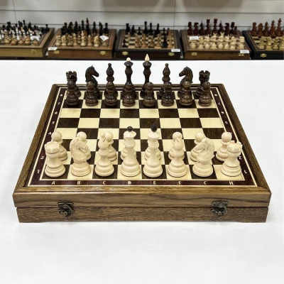 Шахматы в ларце из дуба с фигурами из кавказского граба матовые