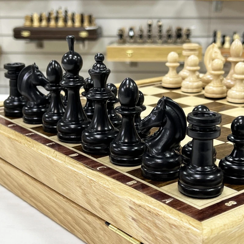 Шахматы в ларце из граба с премиальными фигурами из граба 