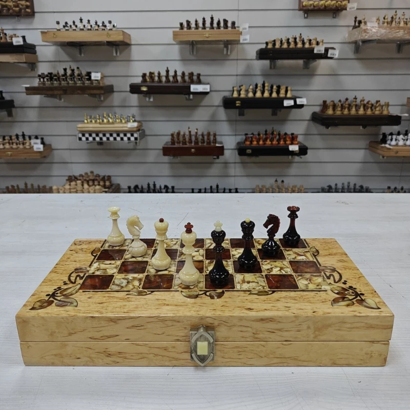 Шахматы подарочные эксклюзивные Флора карельская береза/янтарь малые , мастерская Емельянова