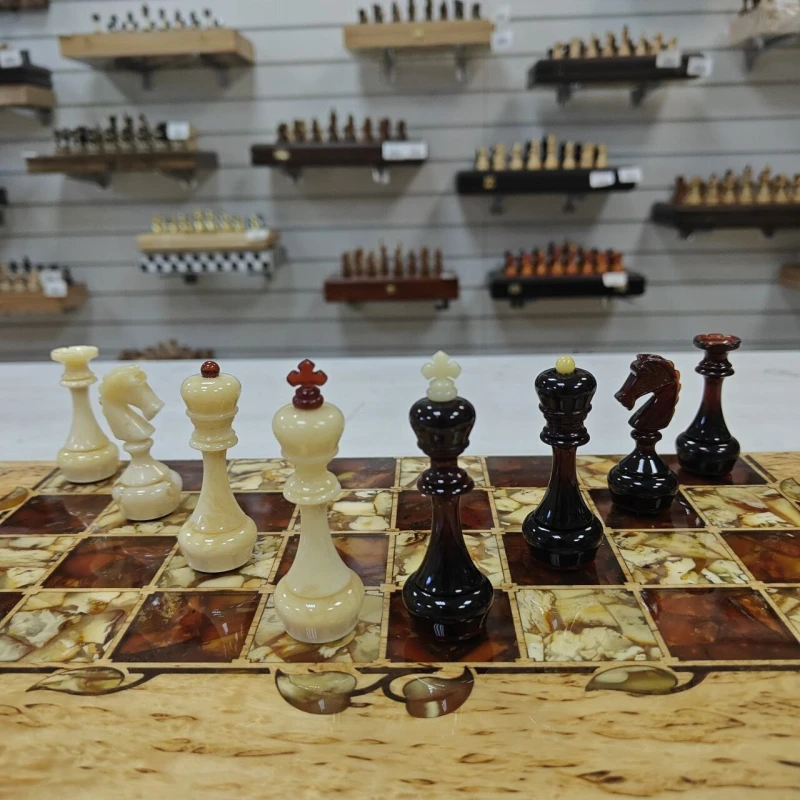 Шахматы подарочные эксклюзивные Флора карельская береза/янтарь малые , мастерская Емельянова