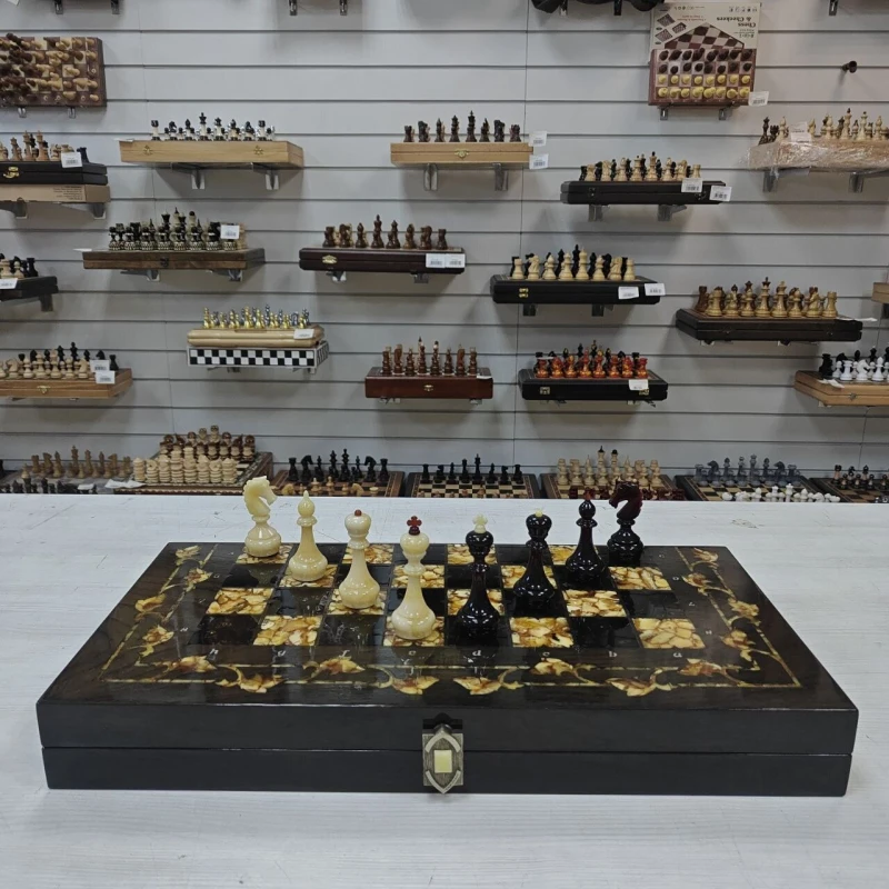 Шахматы эксклюзивные Готика мореный дуб/янтарь темные большие , Мастерская Емельянова