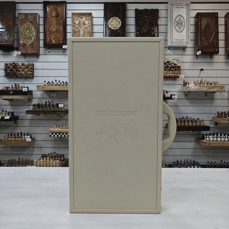 Шахматы эксклюзивные Готика тонированная карельская береза/янтарь