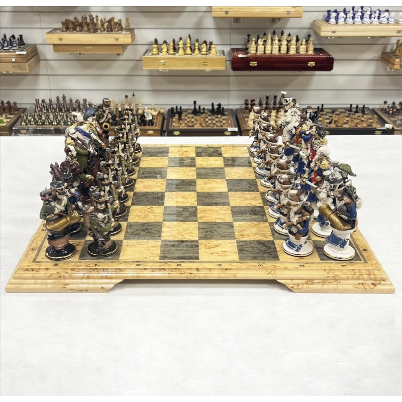 Шахматы подарочные фарфоровые Александр I против Наполеона на доске из карельской березы